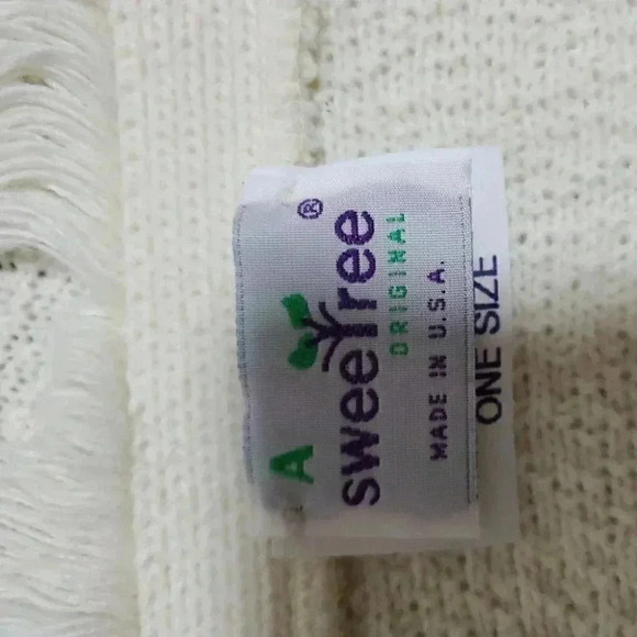 Vintage Sweetree Original Women's Knitted Cream Scarf New with Tags - Picture 4 of 5